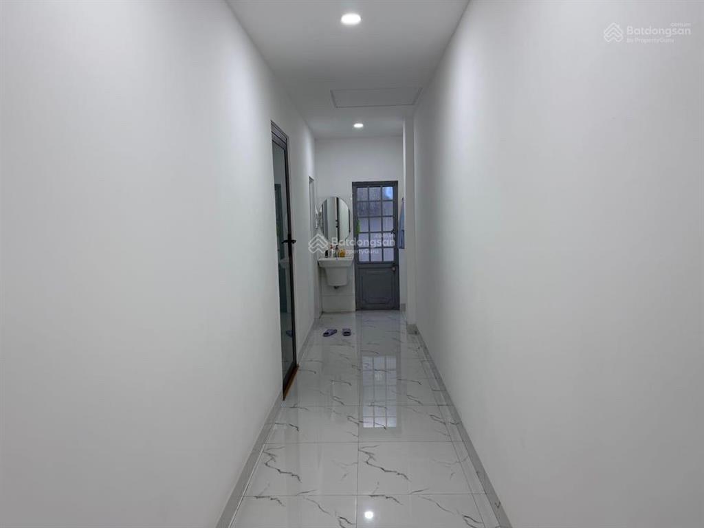 Tôi cần bán nhà mặt tiền đường bình hoà, khuê trung, hiện đang cho thuê 8tr/ tháng!