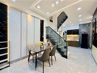 Chính chủ cần bán căn nhà đẹp  vị trí kinh doanh đắc địadt 30m2 ngay đường số 8