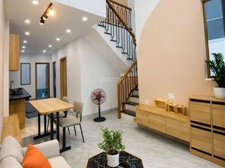 Nhà kiệt đống đa đi vài bước chân
ra nơi đậu đỗ ô tô .4 tỷ x