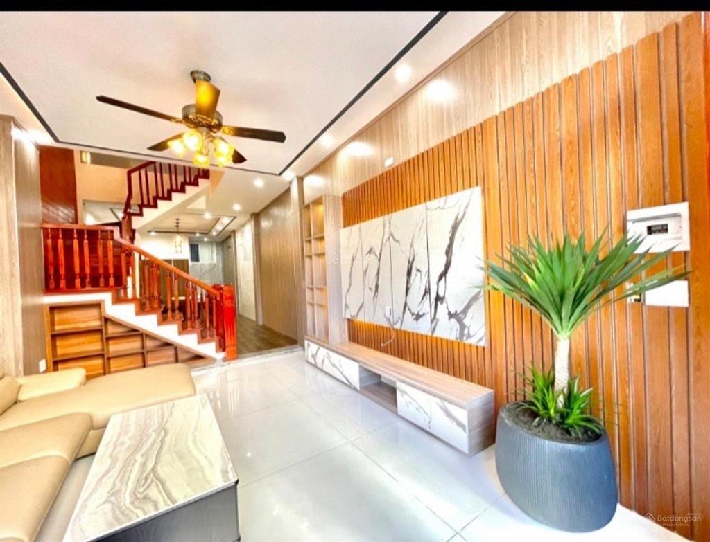 Bán nhà đoàn nhữ hài  64m2  siêu phẩm