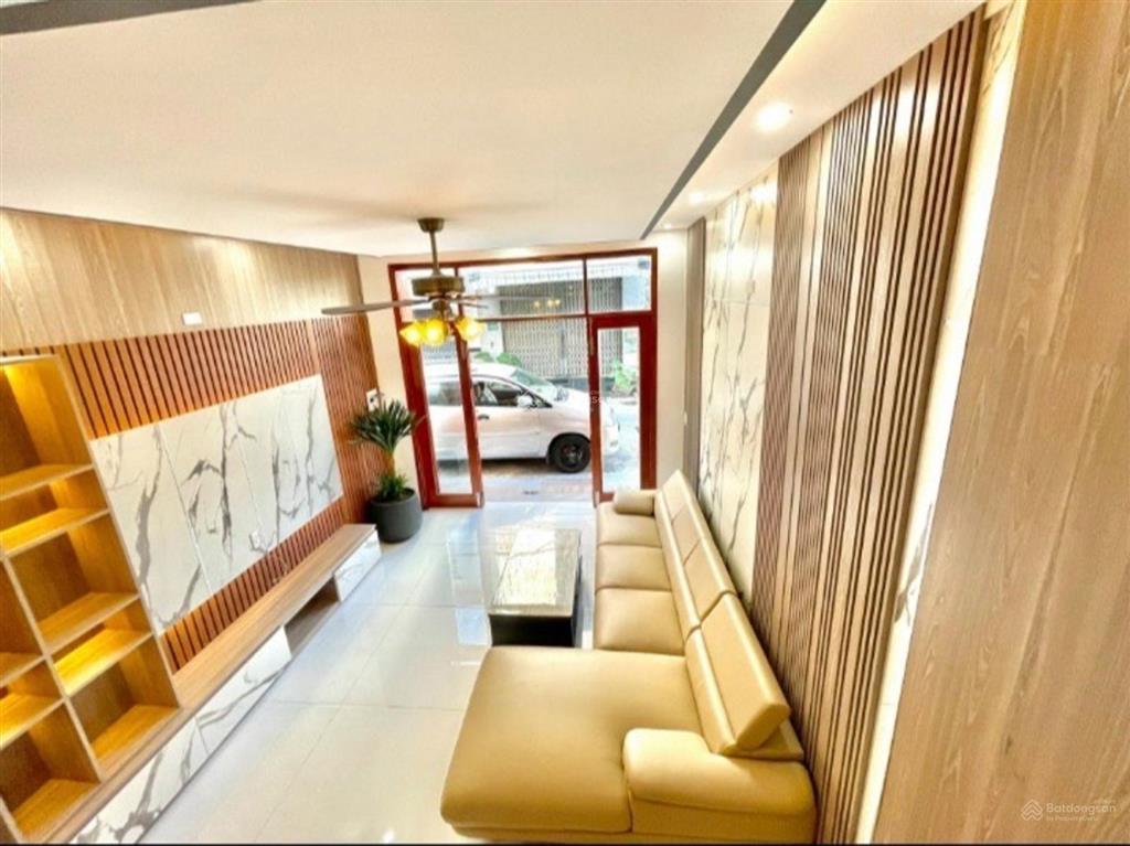 Bán nhà đoàn nhữ hài  64m2  siêu phẩm
