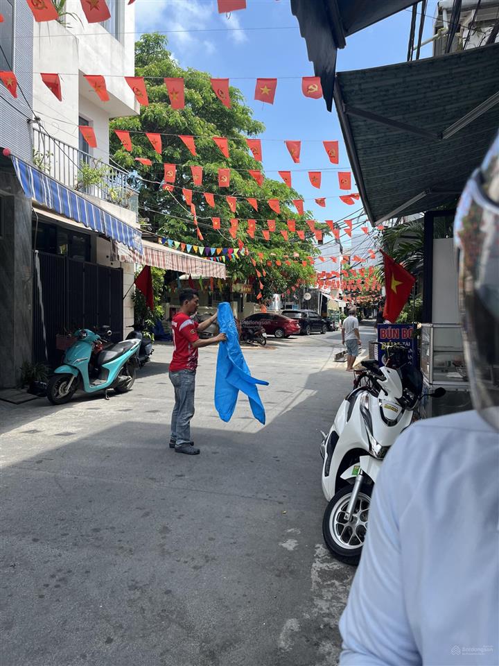 Bán nhà đoàn nhữ hài  64m2  siêu phẩm
