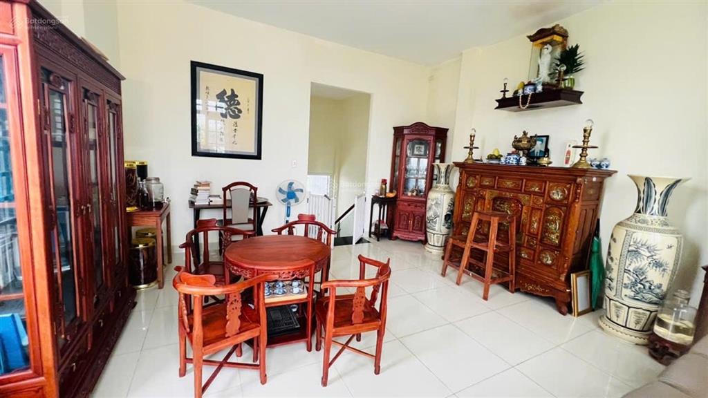Bán nhà lương nhữ hộc lô góc triệu đô