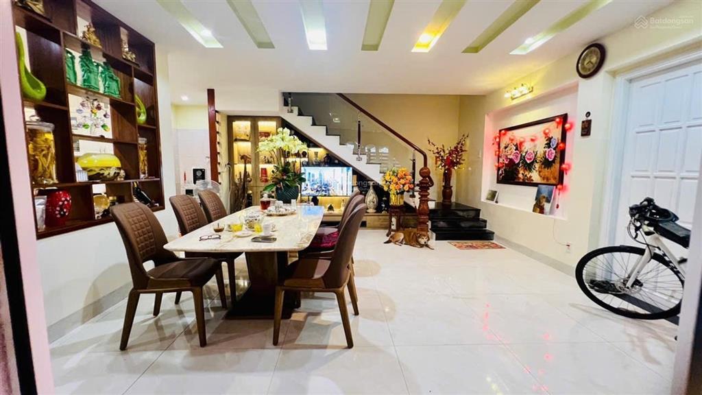 Bán nhà lương nhữ hộc lô góc triệu đô