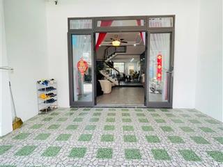 Bán nhà mặt tiền hoà minh  đường 5,5m  lề 3m