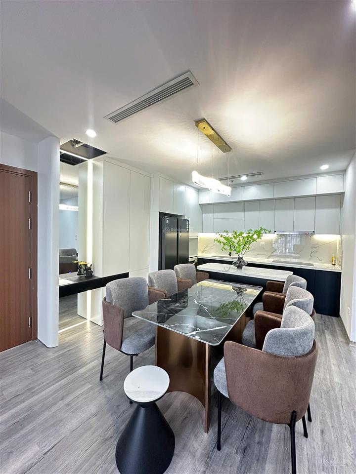 Chính chủ gửi bán ch 101m 3n2wc tại florence, full nt, sẵn sổ, giá nhỉnh 11 tỷ.  0968 748 ***