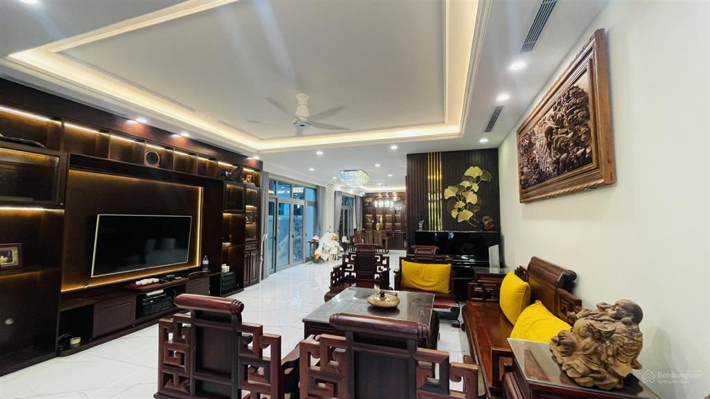 Cho thuê biệt thự song lập vinhomes riverside 180m2, 4pn, 5wc giá chỉ 60tr/tháng