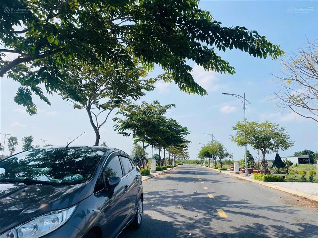 Cần bán đất nền  100m2 full thổ cư  cách sân bay quốc tế 5km  chỉ 900 triệu /lô  sổ hồng sẵn