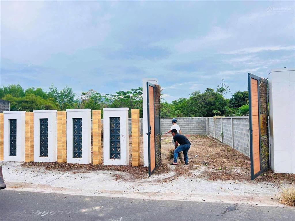 Bán đất trung tâm xã phước hải  cách biển 10 phút di chuyển  diện tích 155m2  sổ hồng sẵn.