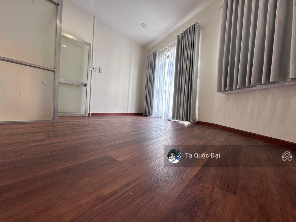 Quận 3  mt nguyễn hiền  35,36m2  10 tỷ  lô góc 2 mt  dt 17tr/tháng
