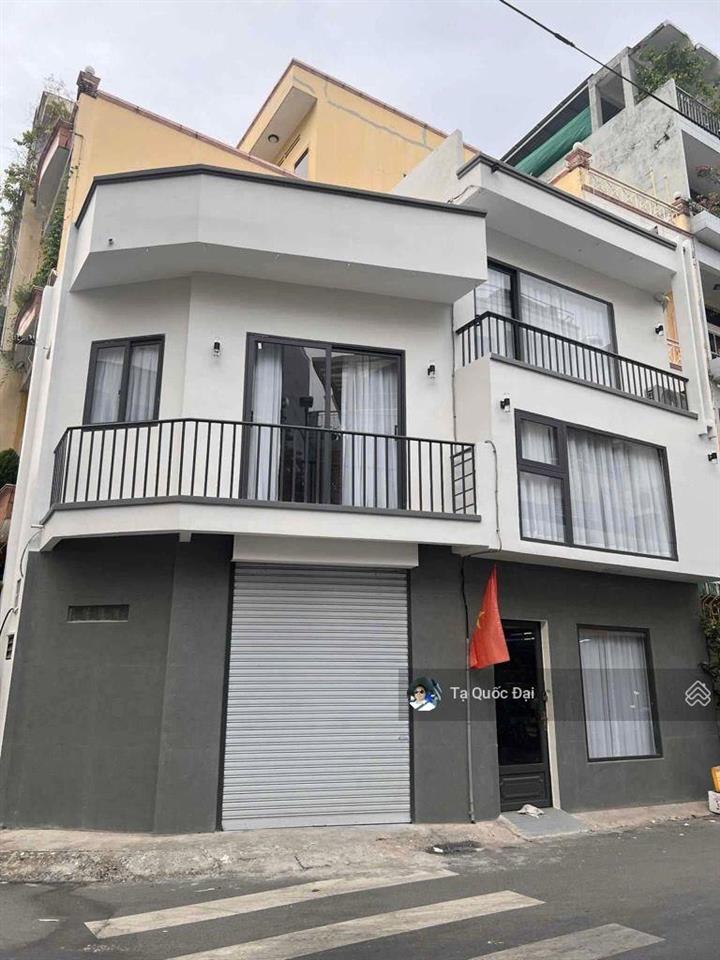 Quận 3  mt nguyễn hiền  35,36m2  10 tỷ  lô góc 2 mt  dt 17tr/tháng