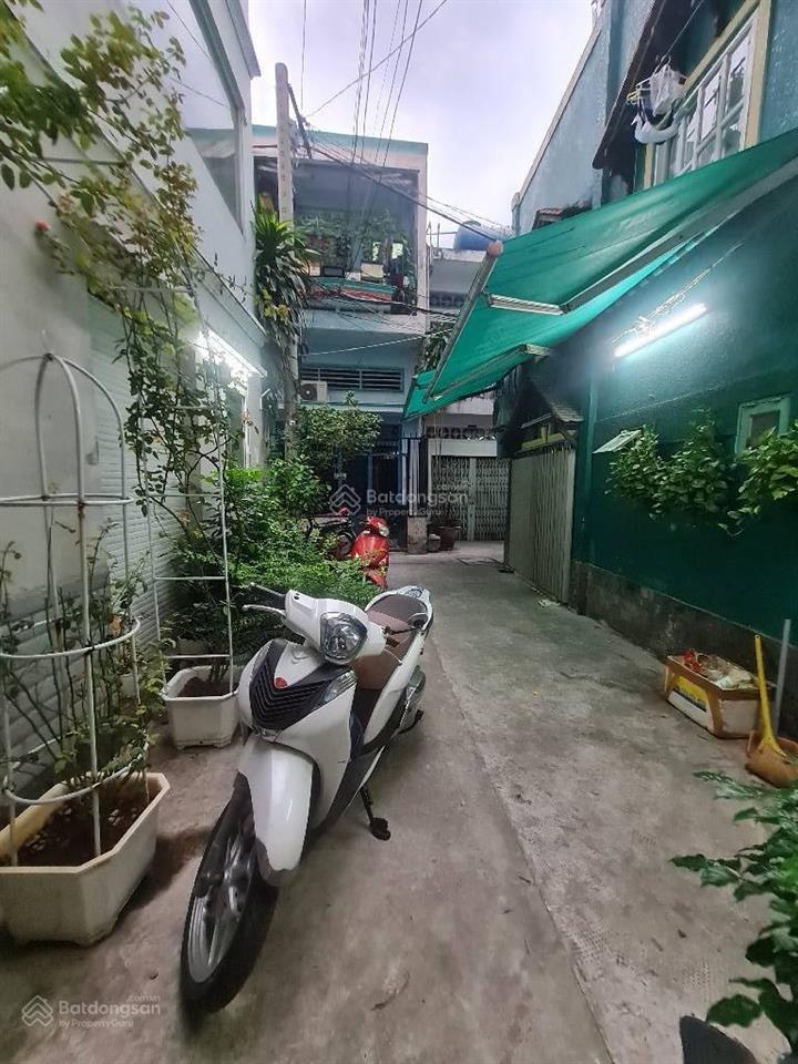 Quận 3  cmt8  68,7m2  9,5 tỷ  ngang 11m  2 mặt hẻm  phù hợp chdv