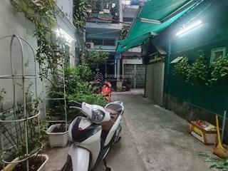 Quận 3  cmt8  68,7m2  9,5 tỷ  ngang 11m  2 mặt hẻm  phù hợp chdv
