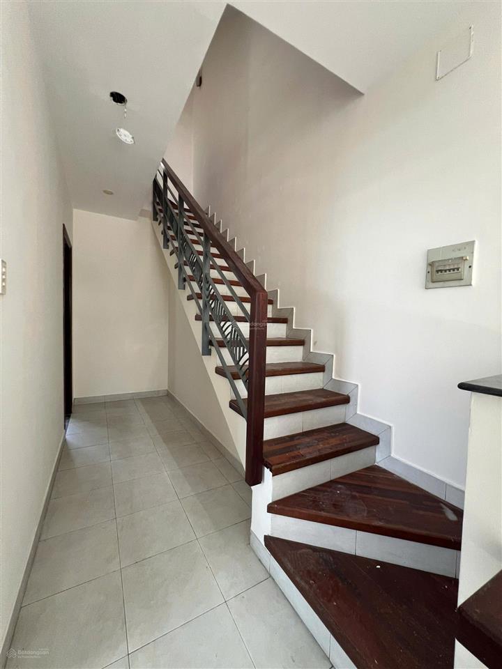 Cho thuê nhà cấp 4 mtkd đường số 7 tên lửa