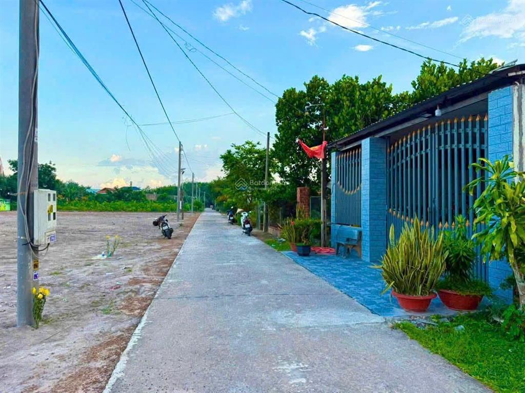 Đất nền minh long ngay trung tâm chơn thành