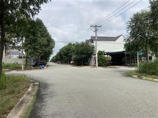 Bán vị trí đẹp, đất kế ngã tư gần trường đh việt đức đường nhựa 8m