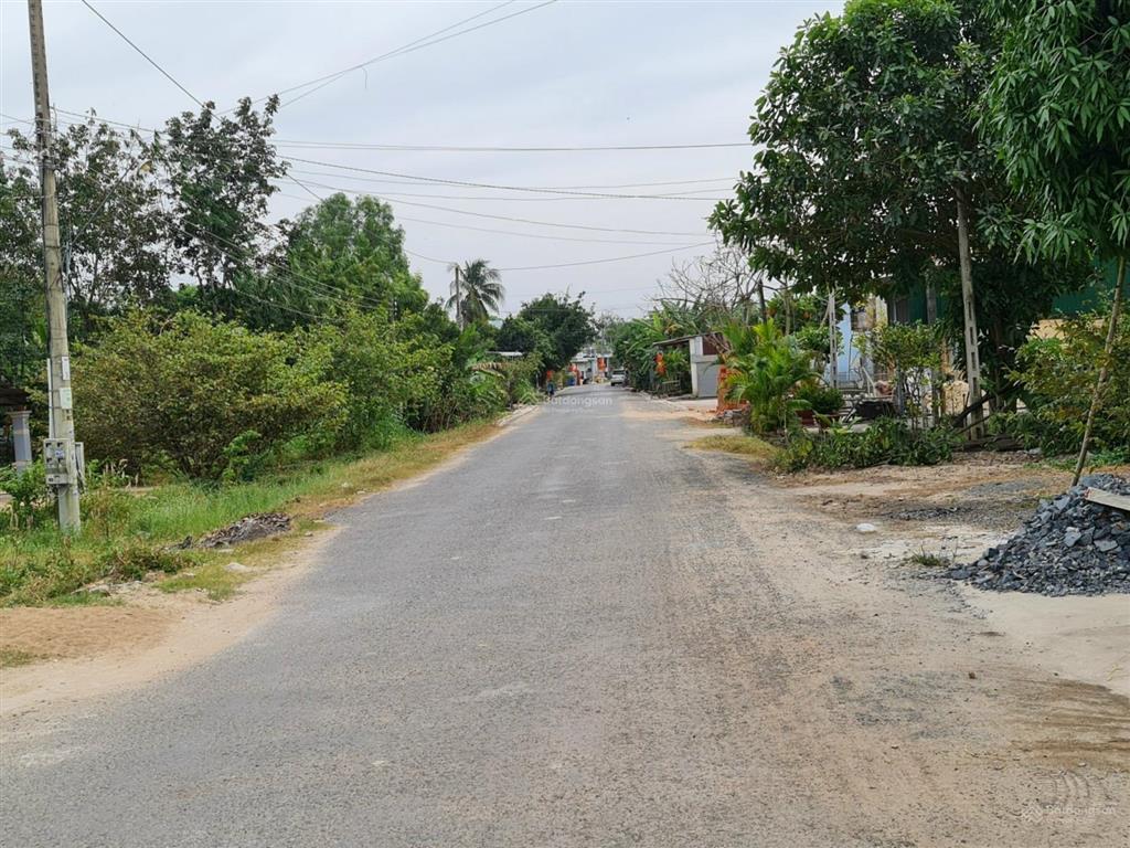 850 nghìn/m2! bán nhà và đất diện tích 4696m2 (có 714m2 đất ở 01 căn nhà 50m2), mặt tiền đường nhựa