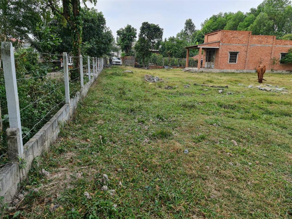 850k/m2 !!! nhà & đất diện tích 4.696m2 (có 714m2 thổ cư, 01 căn nhà trên đất) mặt tiền đường nhựa