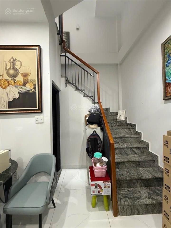 Hiếm có! đoàn văn bơ q4  3 tầng  ngang 4mx10m nở hậu 5.2m  nhà mới vào ở ngay không cần sửa sang