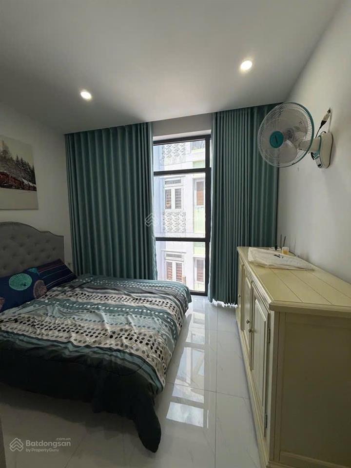 Hiếm có! đoàn văn bơ q4  3 tầng  ngang 4mx10m nở hậu 5.2m  nhà mới vào ở ngay không cần sửa sang