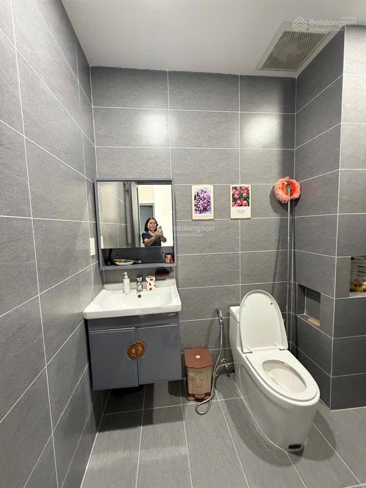 Hiếm có! đoàn văn bơ q4  3 tầng  ngang 4mx10m nở hậu 5.2m  nhà mới vào ở ngay không cần sửa sang