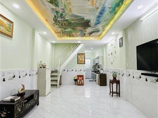 Hoàng diệu q4  dt 5.5x14m  gần cầu kênh tẻ  kết nối q1, q7 dễ dàng