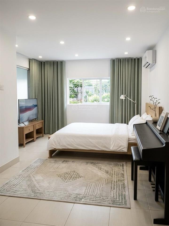 Gần chợ xóm chiếu q4  nhà 4 tầng 5pn 4wc  dt 6mx9,5m  58m2 cách mặt tiền đường xóm chiếu chỉ 10m