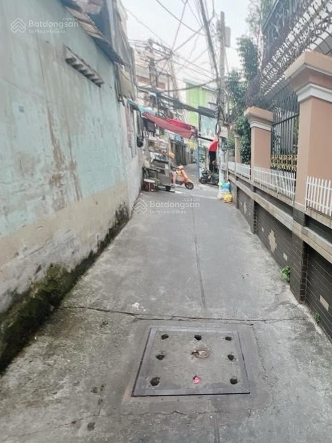 Gần chợ xóm chiếu q4  nhà 4 tầng 5pn 4wc  dt 6mx9,5m  58m2 cách mặt tiền đường xóm chiếu chỉ 10m