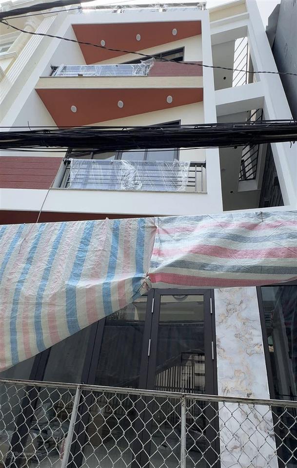 9.8 tỷ  ngang 5m+ hiếm  nhà mới xây 3 tầng  trung tâm q4