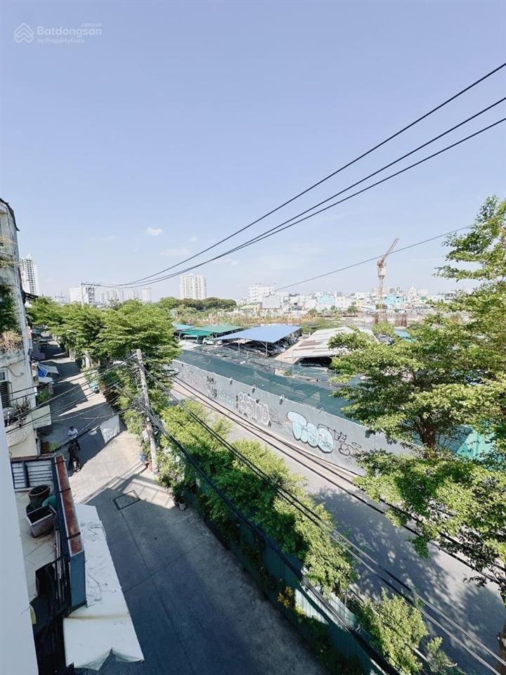 10 tỷ  ngang 7m hiếm  tôn thất thuyết q4  giá đang mềm