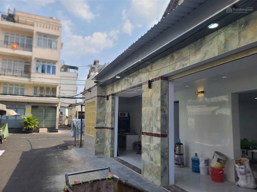 6.5 tỷ  ngang 10m  hẻm xe hơi 6m  bến vân đồn q4  nhà mới dễ cho thuê