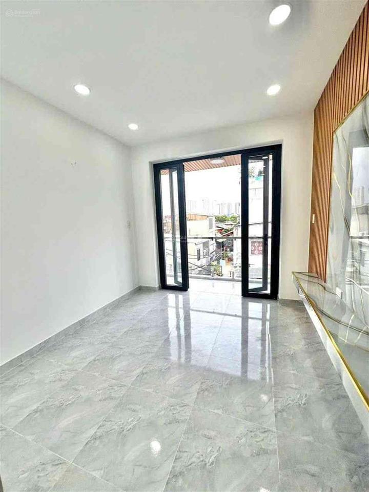 4,55 tỷ  nhà 3 tầng hoàn công  tôn thất thuyết, quận 4 giá hợp lý trong khu dân cư
