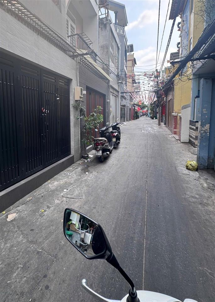 Hiếm có  đoàn văn bơ, quận 4  72m2  nhà 4 tầng gần khu ẩm thực chợ 200