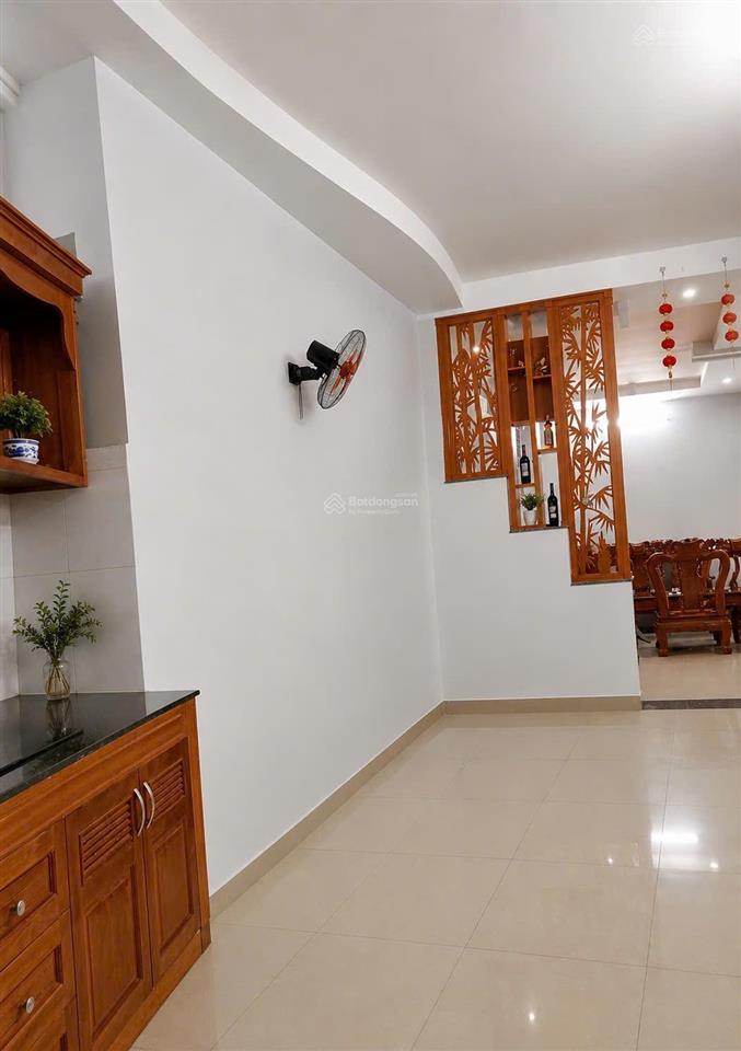 Hiếm có  đường tôn đản, q4  65m2  nhà 3 tầng  hẻm rộng 3m