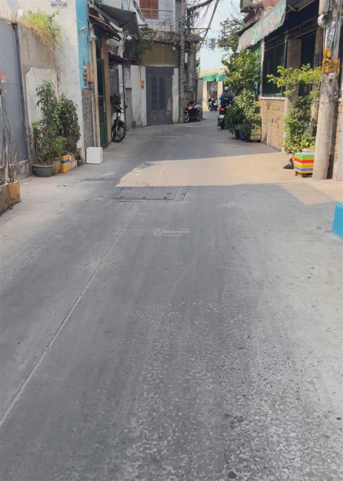Hiếm có  đường tôn đản, q4  65m2  nhà 3 tầng  hẻm rộng 3m