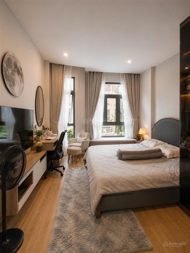 Khu đường số, quận 4, dt 32m² (4 x 8m), rộng 6m, ô tô và xe tải di chuyển thuận tiện