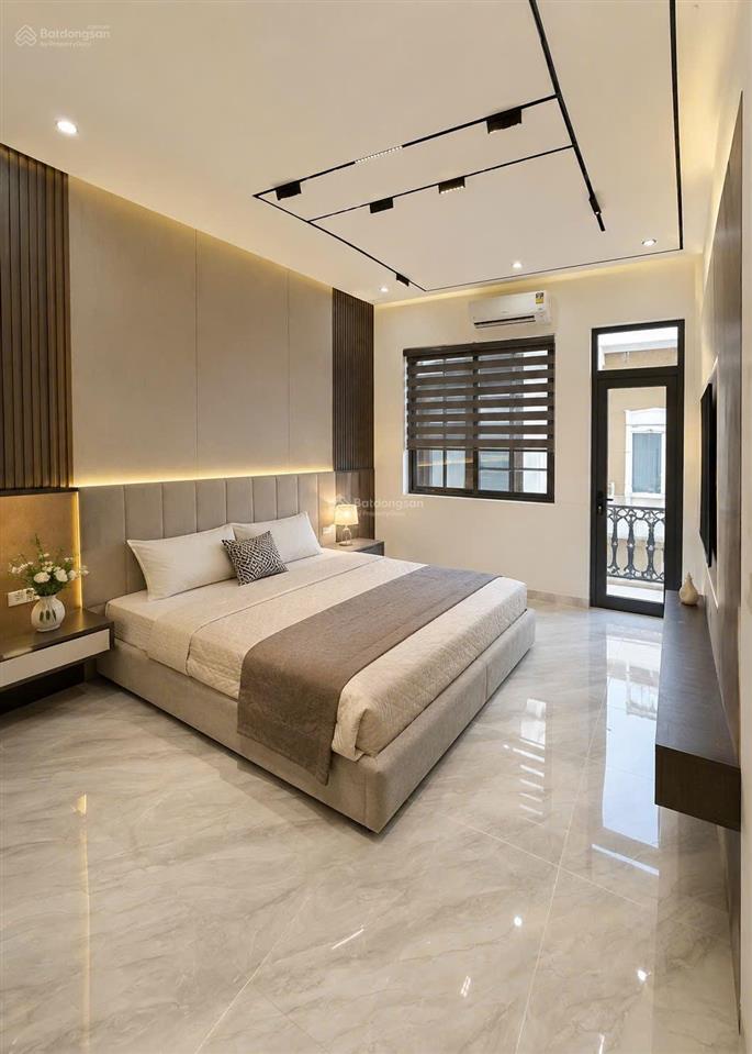 Giá 9,5 tỷ, đường số khánh hội, quận 4, nhà 4 tầng, 65m2 (4x16m), xe hơi tới nhà
