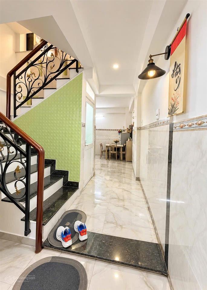 Nhà 14,3 tỷ, đường số, khánh hội, quận 4, 5 tầng, 40m (3,9x11m), ô tô đậu trong nhà.