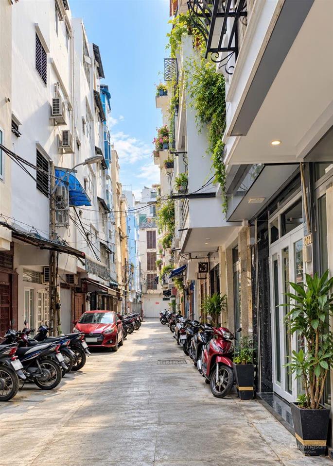 Nhà 14,3 tỷ, đường số, khánh hội, quận 4, 5 tầng, 40m (3,9x11m), ô tô đậu trong nhà.