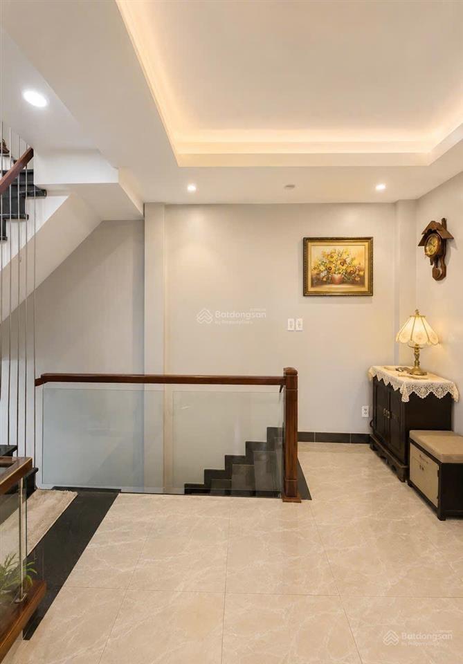 Chỉ 6,2 tỷ, bến vân đồn, quận 4, 3 tầng, 45m (4x12m), đường 3m cách mặt tiền 30m