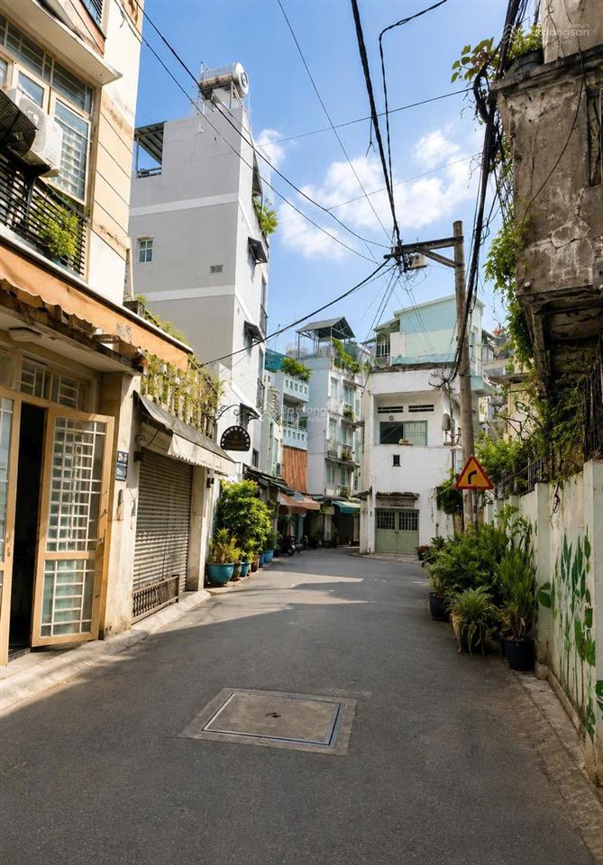Chỉ 6,2 tỷ, bến vân đồn, quận 4, 3 tầng, 45m (4x12m), đường 3m cách mặt tiền 30m