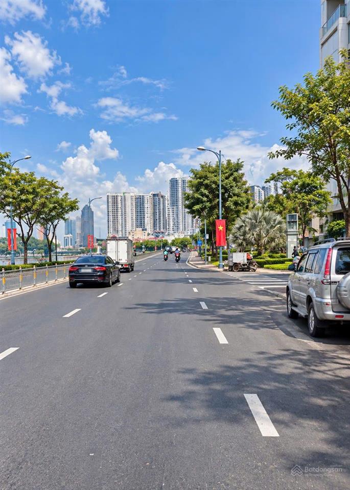 Nhà 6 tỷ, bến vân đồn, quận 4, 5 tầng, 27m (3x9m), cách mặt tiền 50m