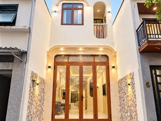 Nhà 5,5 tỷ, hoàng diệu, quận 4, 4 tầng, 35m (4,2x9m), hẻm 3 gác, cách mặt tiền tân vĩnh 150m