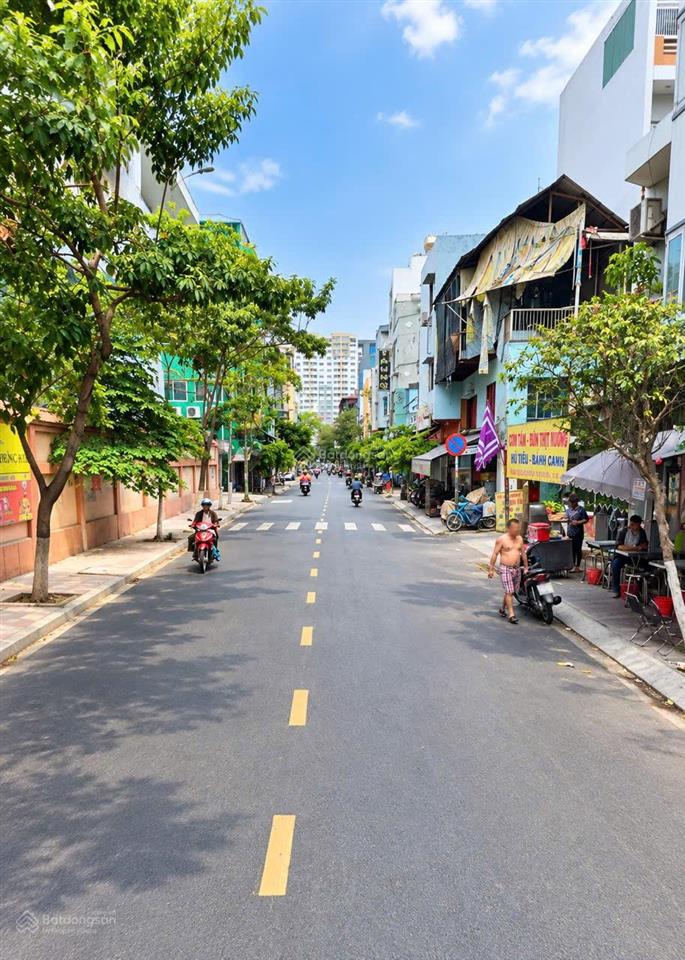 Nhà 5,5 tỷ, hoàng diệu, quận 4, 4 tầng, 35m (4,2x9m), hẻm 3 gác, cách mặt tiền tân vĩnh 150m