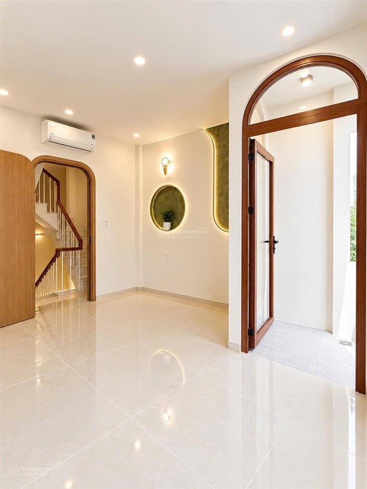 Nhà 5,5 tỷ, hoàng diệu, quận 4, 4 tầng, 35m (4,2x9m), hẻm 3 gác, cách mặt tiền tân vĩnh 150m
