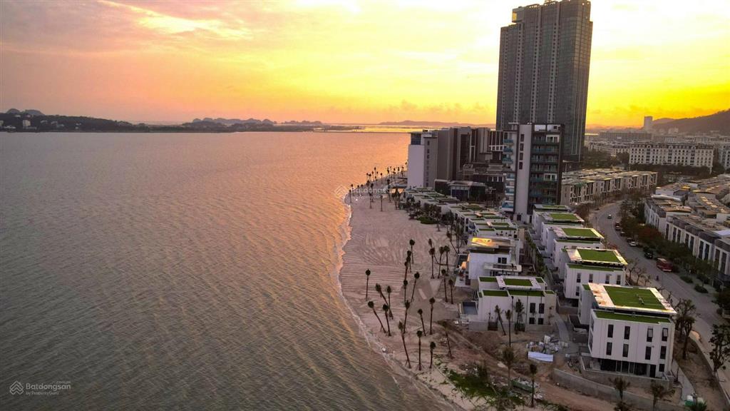 Bán dinh thự mặt biển, 2 mặt view biển 1 mặt view hồ, intecon vận hành tiêu chuẩn 6 sao giá tốt