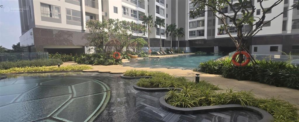Cần bán căn hộ giá rẻ, view đẹp khu phức hợp happy one central