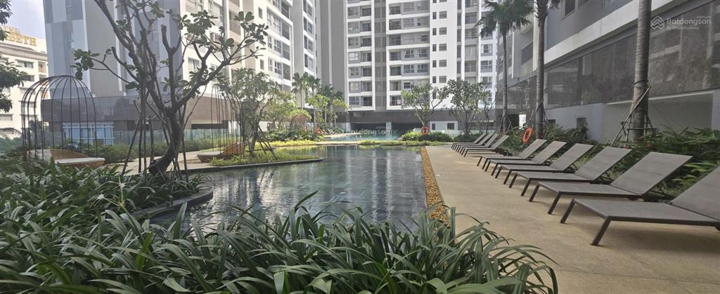 Cần bán căn hộ giá rẻ, view đẹp khu phức hợp happy one central