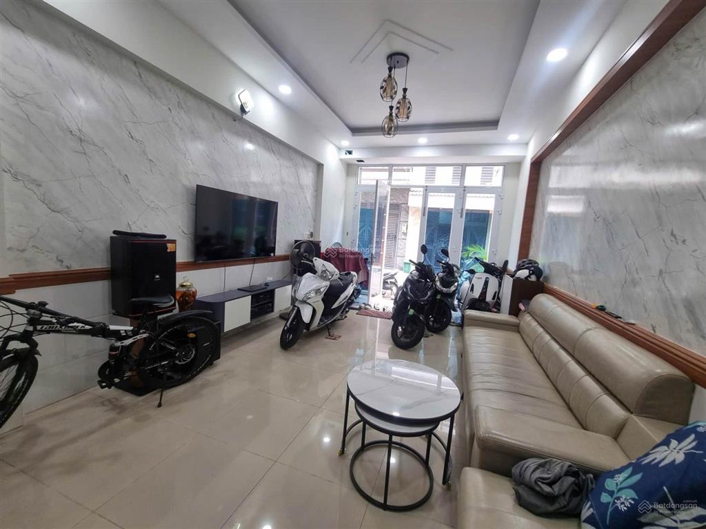 Bán nhà 5,4m x 15m mặt tiền đ.lê lợi, hóc môn5,5 tỷ