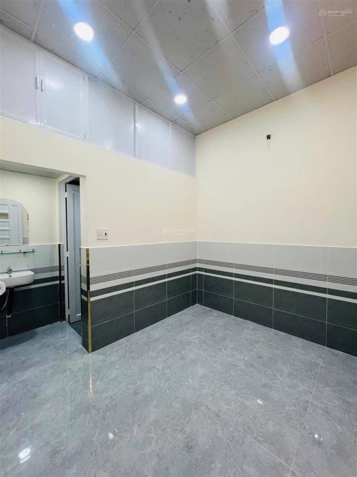 Bán nhà 6m x 16m, mt lý thường kiệt hóc môn  3,9 tỷ